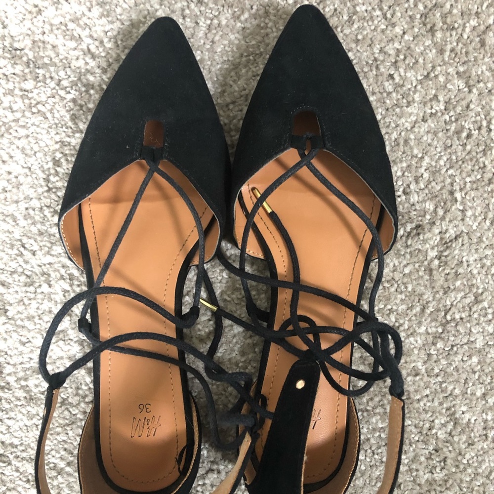 Pointed toe, lace-up ballet flats